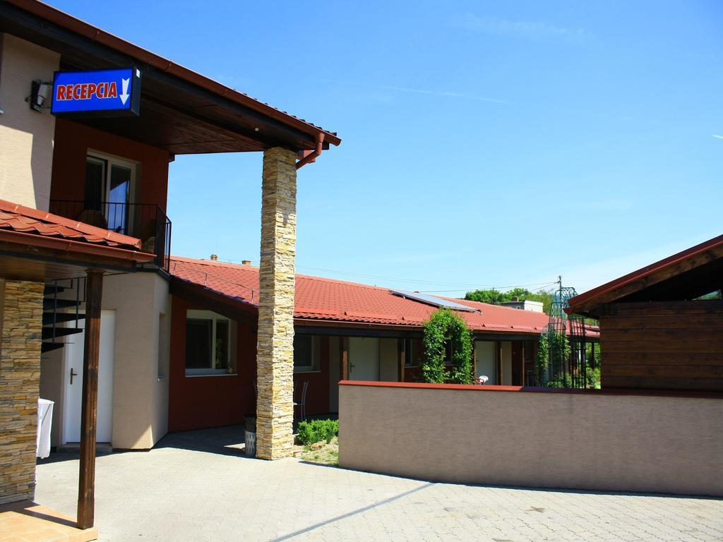 Penzión Rudolf Prievidza Exterior foto
